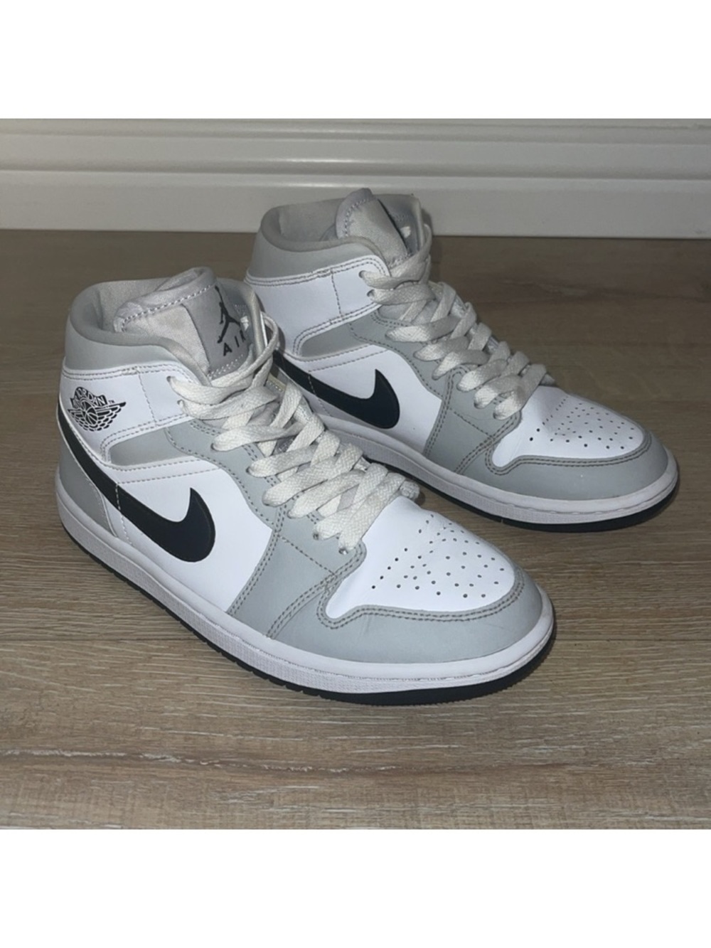 Nike Air Jordan 1 Retro Mid GS ‘Cool White Gray’